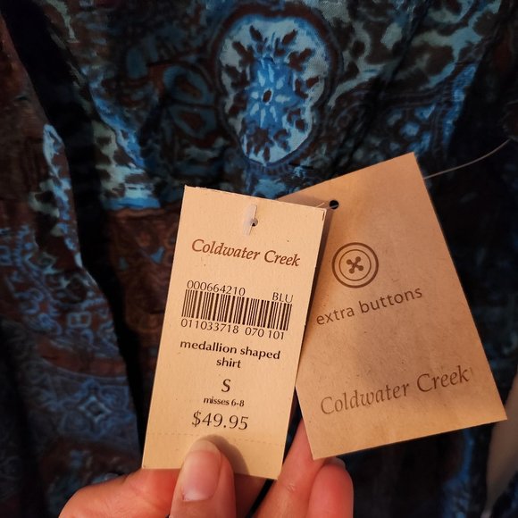 NWT Semi-Sheer Medallion Patterned Long Sleeve Button-down Blouse - Picture 4 of 4